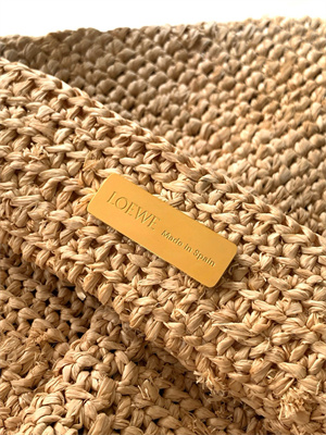 L0ew* medium puzzle fold tote in raffia nature