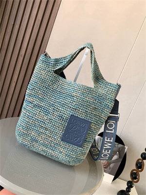 L0ew* slit mini tote bag in raffia &calfskin blue