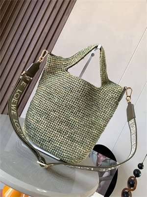 L0ew* slit mini tote bag in raffia &calfskin green