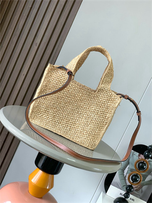 L0ew* mini L0ew* font tote in raffia nature