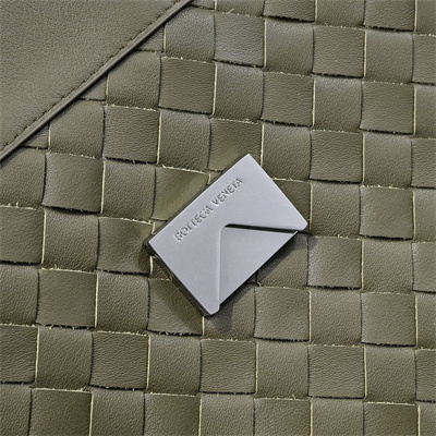 BV Medium Andiamo Messenger Bag In Calfskin Mustard