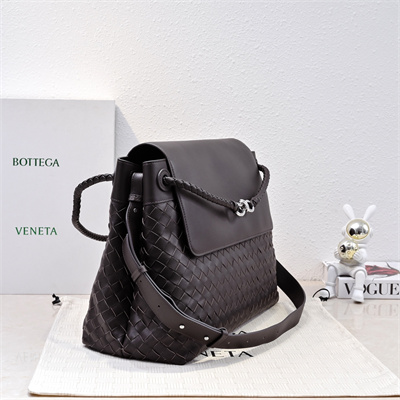 BV Large Andiamo Messenger Bag In Calfskin Fondant