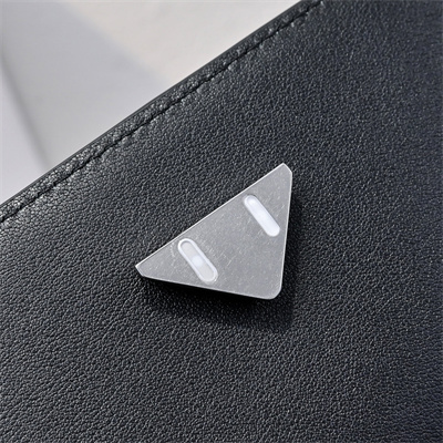 BV Large Andiamo Messenger Bag In Calfskin Black