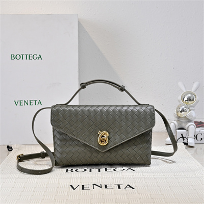 BV Knot Lock Bag In Lambskin Cypress