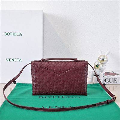 BV Knot Lock Bag In Lambskin Barolo
