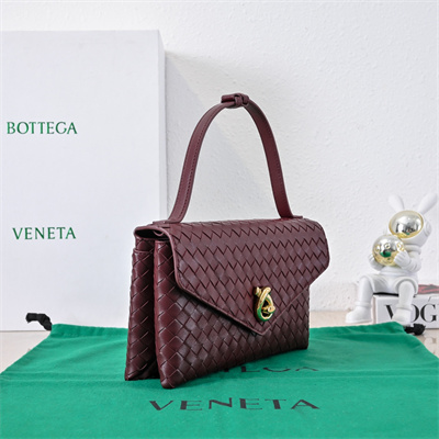 BV Knot Lock Bag In Lambskin Barolo