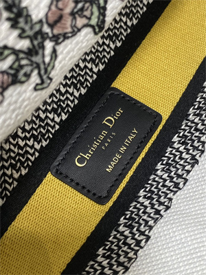 CD Medium Lady D-Lite Bag  Embroidery White