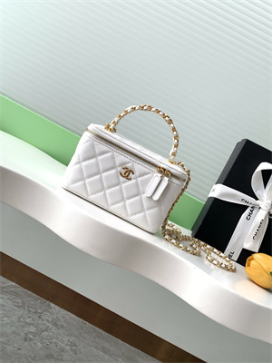 Ch*el vanity with chain grained calfskin& gold-tone metal white ap4799