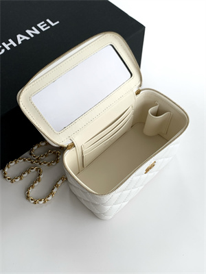 Ch*el vanity with chain grained calfskin& gold-tone metal white ap4799