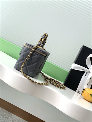 Ch*el vanity with chain grained calfskin& gold-tone metal grey ap4799