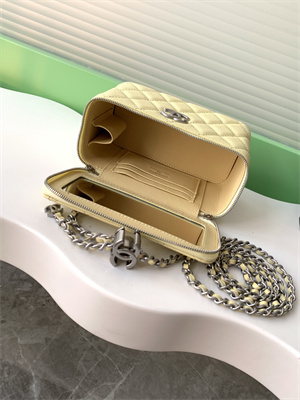Ch*el vanity case grained calfskin& silver-tone metal yellow ap3940