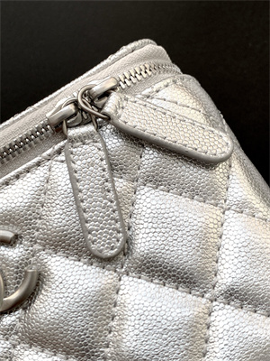 Ch*el vanity case grained calfskin& silver-tone metal silver ap3940