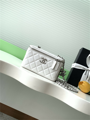 Ch*el vanity case grained calfskin& silver-tone metal white ap3940