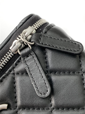 Ch*el vanity case lambskin & silver-tone metal black ap3940