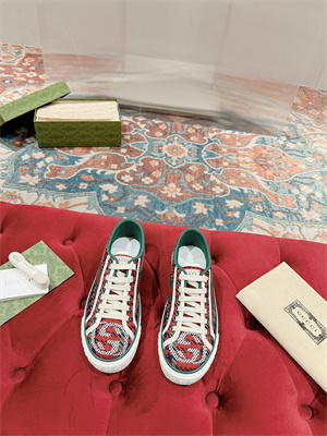 G*u*i sneakers women/men 38995