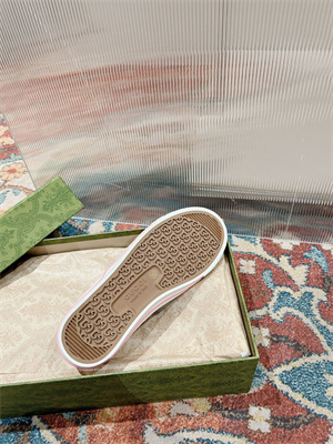 G*u*i sneakers women/men 38996