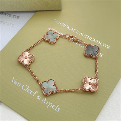 V*N CL*F & arpels bracelet 38795