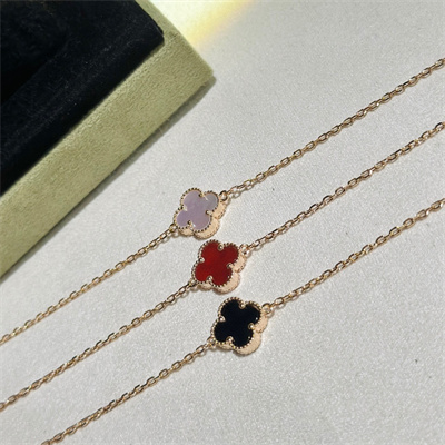 V*N CL*F & arpels bracelet 38796