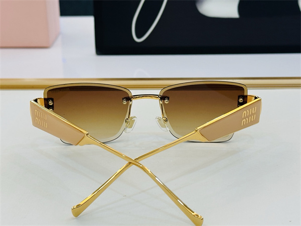 M*um*u sunglasses color options 38902