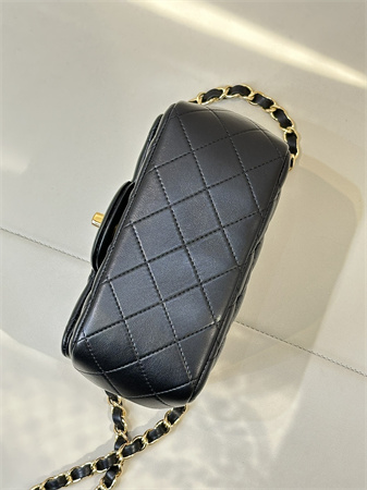 ch*el S*per mini classic flap bag lambskin gold tone metal black 01115 top