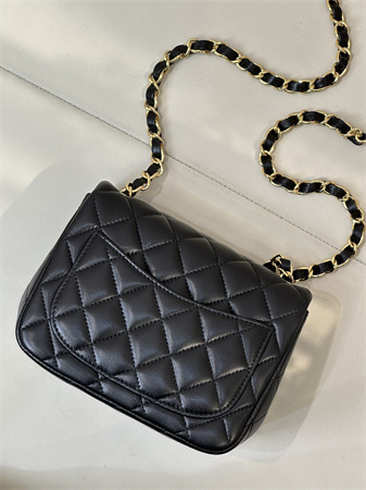 ch*el S*per mini classic flap bag lambskin gold tone metal black 01115 top