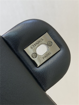 Ch*el medium classic flap bag lambskin gun metal black 01112 top
