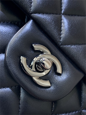 Ch*el medium classic flap bag lambskin gun metal black 01112 top