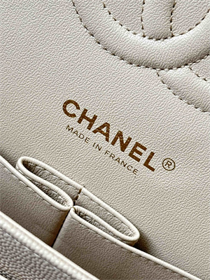 Ch*el medium classic flap bag grained calfskin gold tone metal chai 01112 top