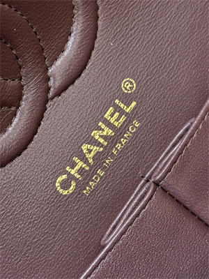 Ch*el medium classic flap bag grained calfskin gold tone metal chocolate 01112 top