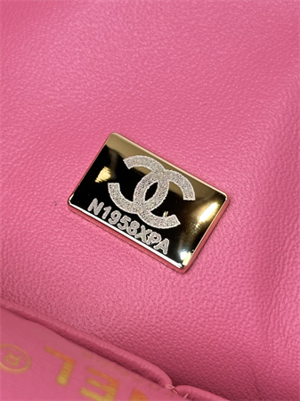 Ch*el medium classic flap bag grained cafskin gold tone metal fuchsia 01112 top