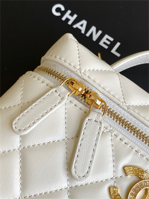 Ch*el vanity with chain shinny lambskin , strass & gold-tone metal white ap4804