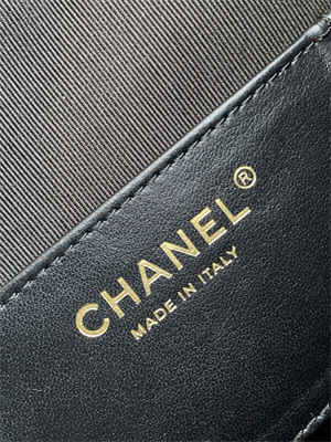 Ch*el 25 small handbag shinny smooth calfskin gold tone metal black as5293