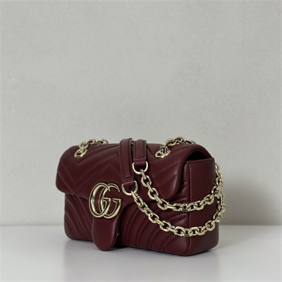 Gu.cci GG Marmont Small shoulder bag matelassé chevron lambskin leather Lt Gold toned hardware Rosso Ancora red837280
