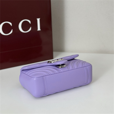 Gu.cci GG Marmont Small shoulder bag matelassé chevron lambskin leather Silver toned hardware Lilac 837280