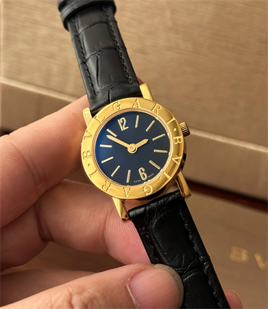 B*l*ai lady watch 38914 top