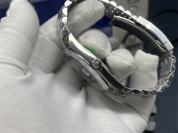 R*l*x men’s watch 38920 top