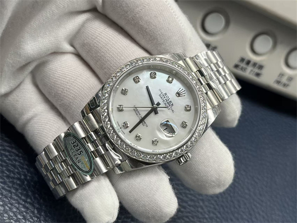 R*l*x men’s watch 38924 top