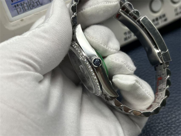 R*l*x men’s watch 38924 top