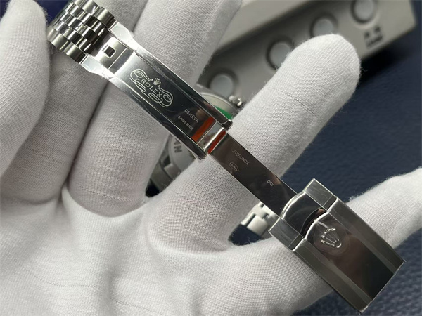 R*l*x men’s watch 38924 top