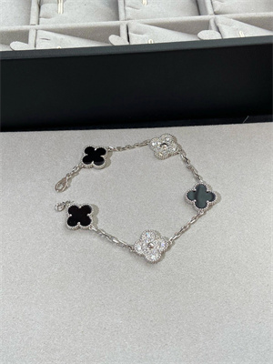 V*N CL*F & arpels bracelet 39076