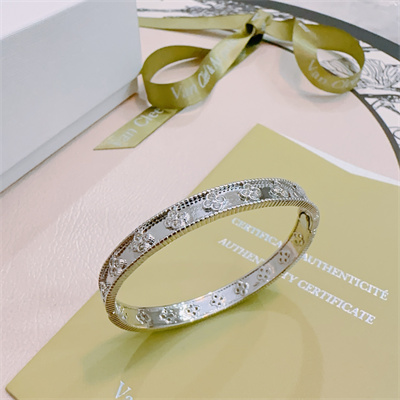 V*N CL*F & arpels bracelet 39084