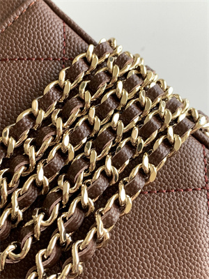 Ch*el long vanity with chain grained calfskin & gold-tone metal burgundy ap4933