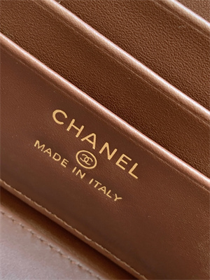 Ch*el long vanity with chain grained calfskin & gold-tone metal burgundy ap4933