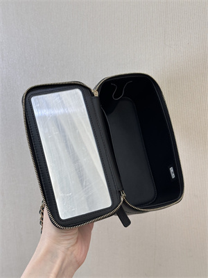 Ch*el long vanity with chain grained calfskin & gold-tone metal black ap4933 top