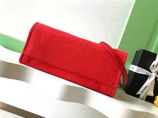 Ch*el deauville small shopping bag mixed fibers gold tone metal red as3257