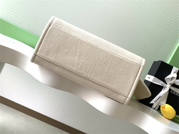 Ch*el deauville small shopping bag mixed fibers gold tone metal as3257