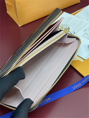 L.V  Zippy Wallet Vivienne Winter Holidays Monogram Canvas Snowy Pearl M26256