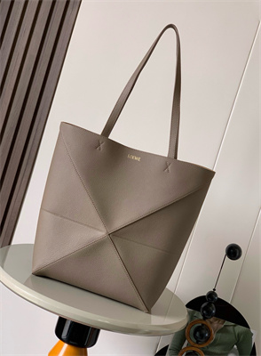 L0ew* medium puzzle fold tote in grained calfskin