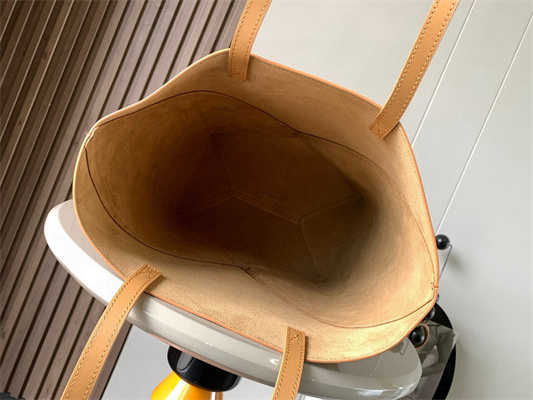 L0ew* medium puzzle fold tote in shinny calfskin