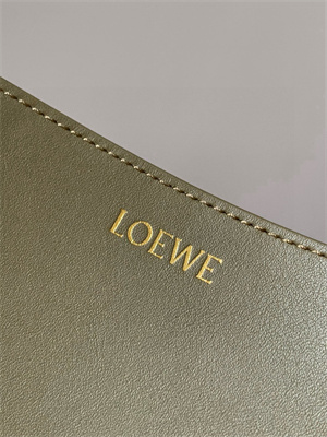 L0ew* medium puzzle fold tote in shinny calfskin